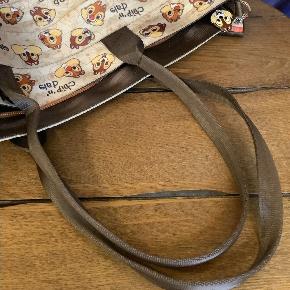 Harvey’s chip n dale medium streamline tote - Picture 8 of 11